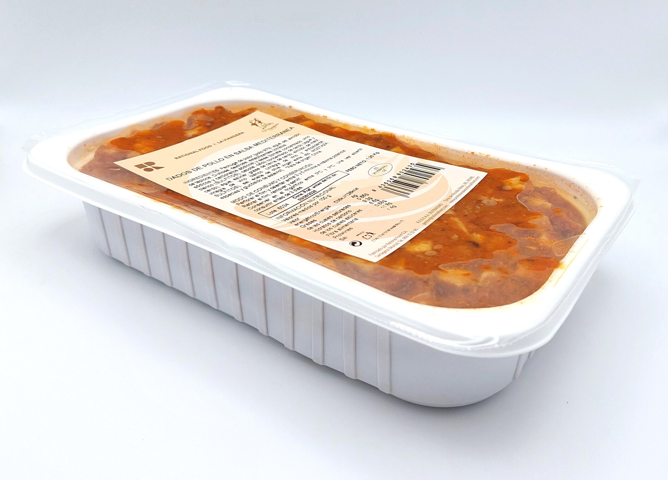 Dados de pollo en salsa mediterránea - Imagen 2