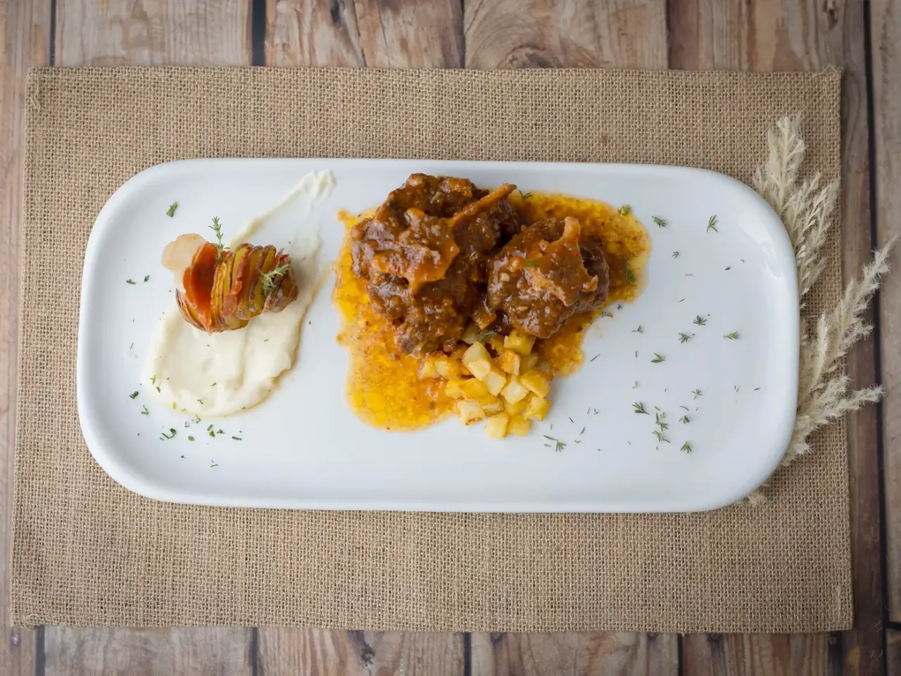 Rabo de toro al vino oloroso, receta tradicional de Rational Food